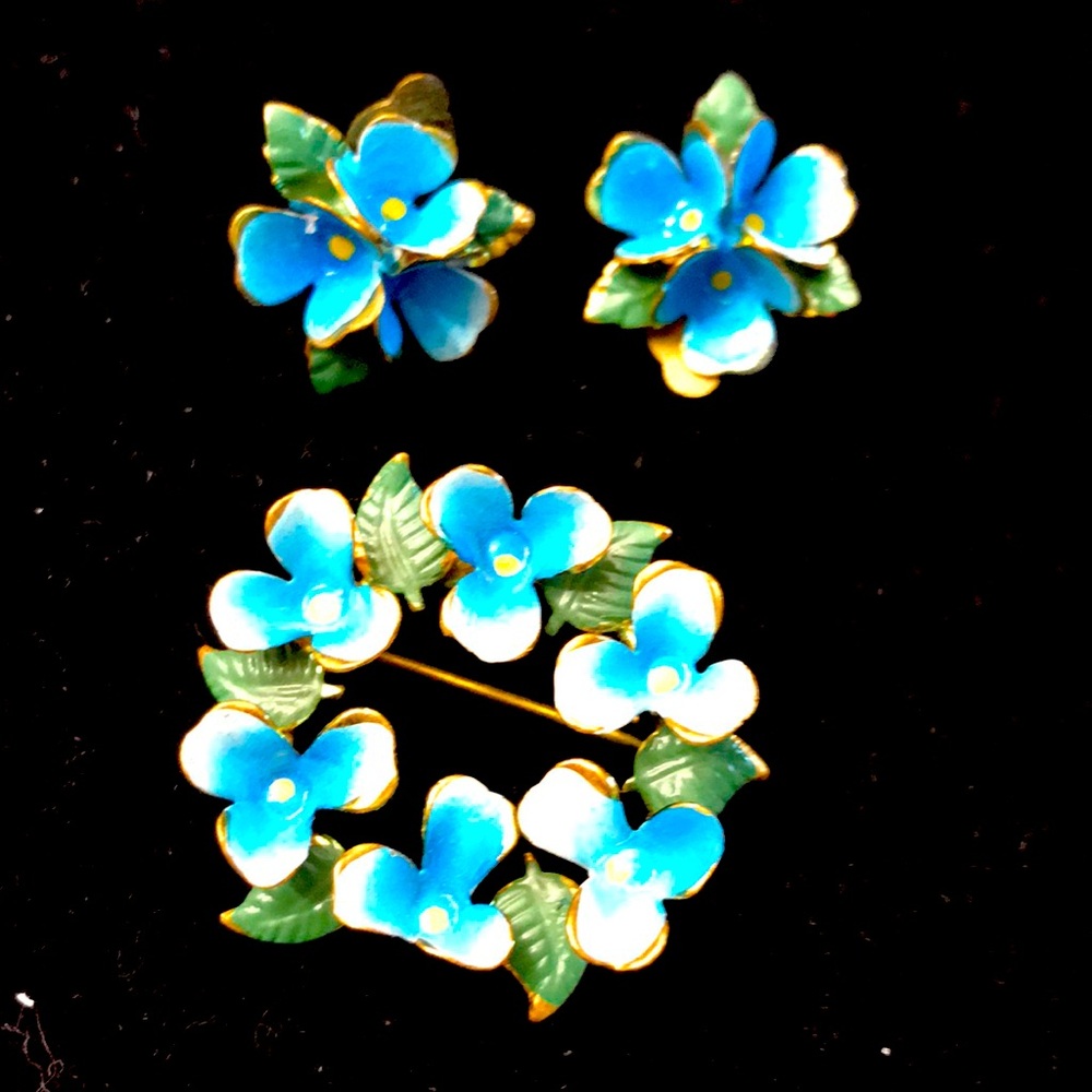 Vintage 30’s-40’s 💙Austrian enameled Forget Me Not Brooch & Clip Earrings💙